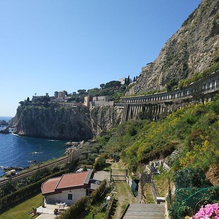 Isola Bella - Rooms Il Pescatore タオルミーナ エクステリア 写真