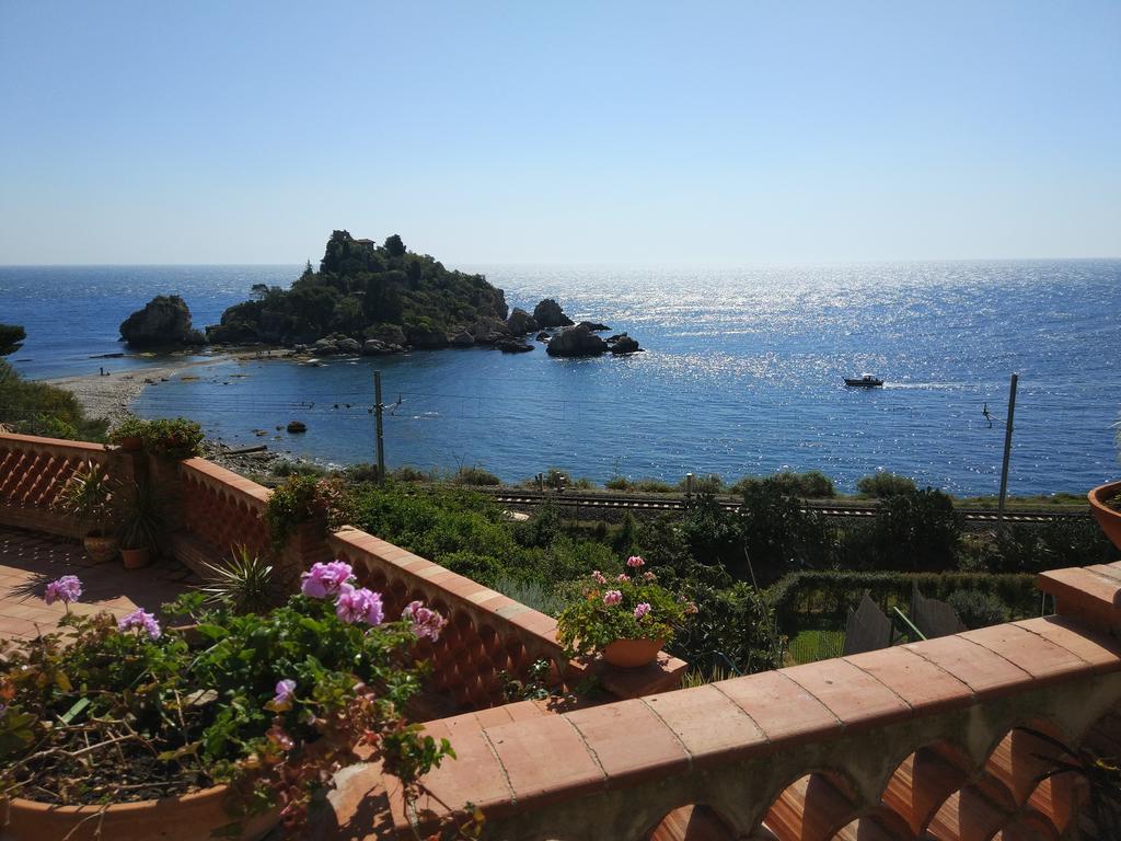 Isola Bella - Rooms Il Pescatore タオルミーナ エクステリア 写真